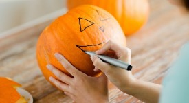 7 mosse intagliare zucca halloween foto