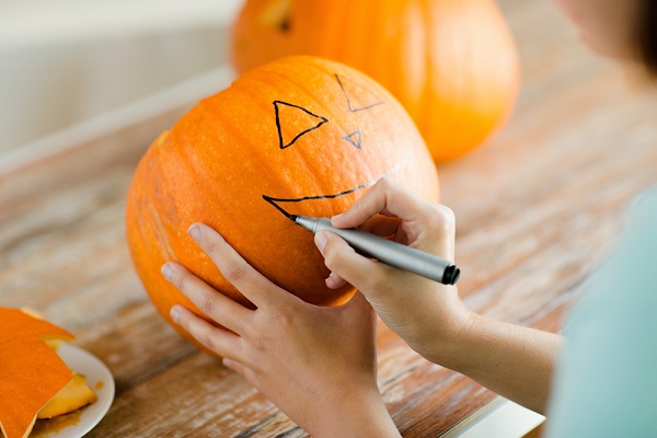 disegnare faccia su zucca