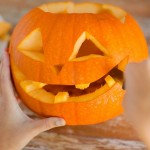 7 mosse intagliare zucca halloween foto