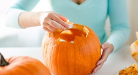 7 mosse intagliare zucca halloween foto