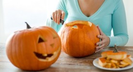 7 mosse intagliare zucca halloween foto