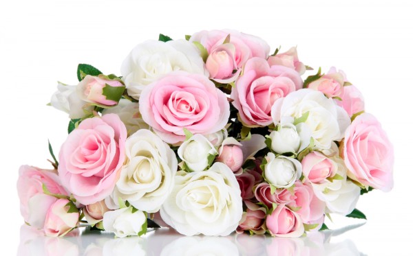 Bouquet da vaso con le rose del giardino